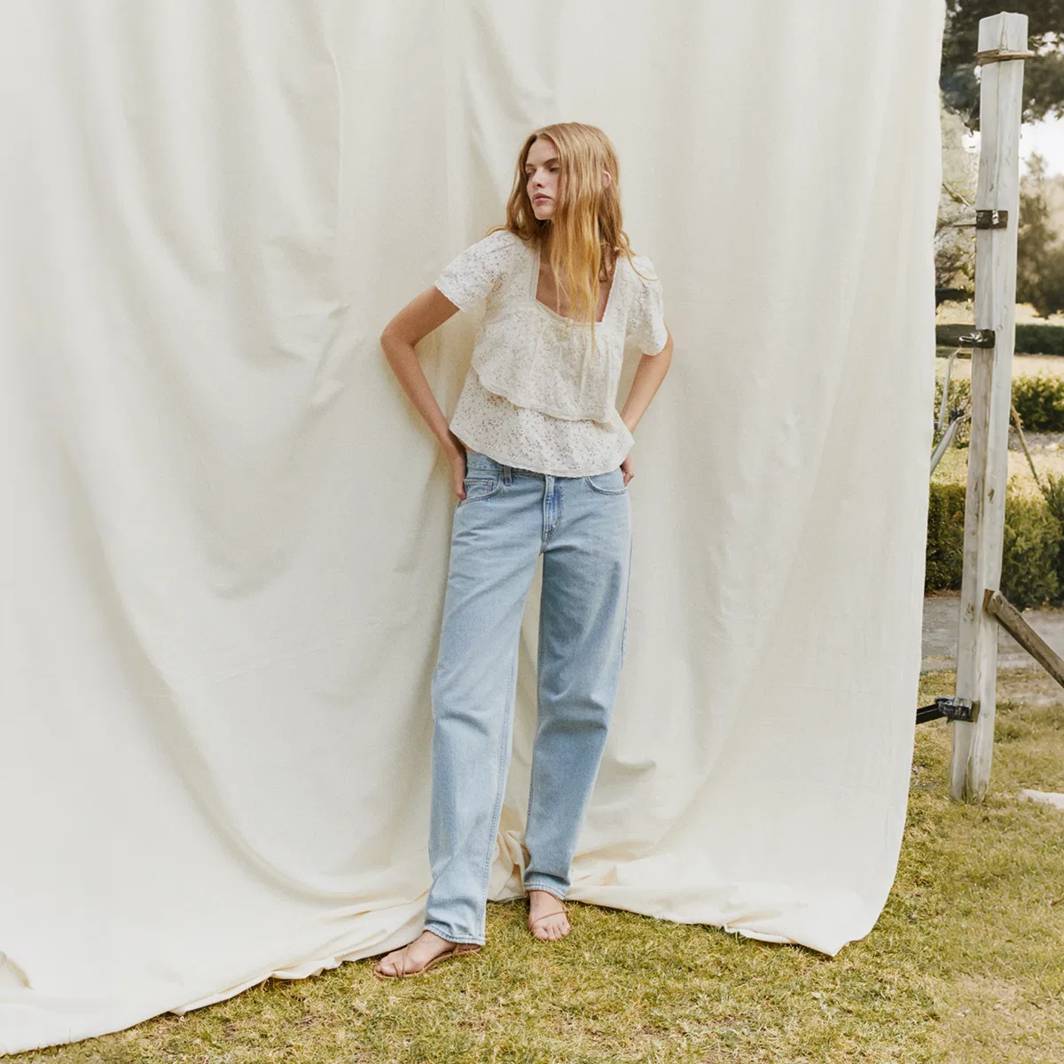 Женские джинсы зауженные Light Blue Levis — фото 4