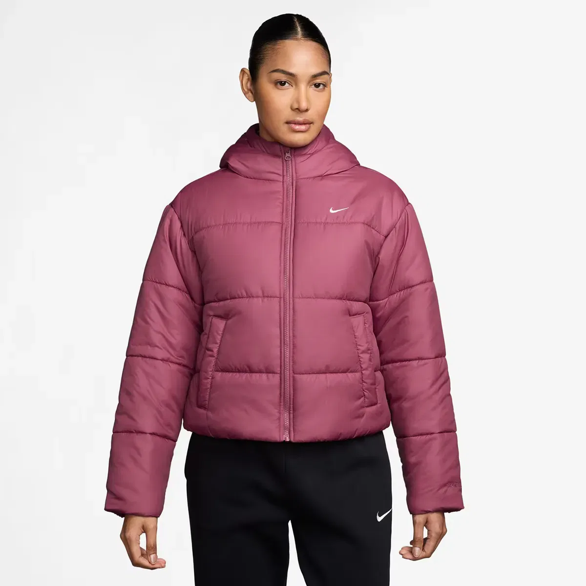 Женская куртка-пуховик с синтетическим наполнителем Nike, Цвет Rosa