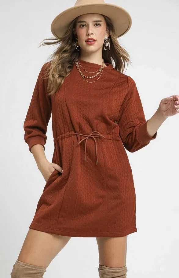 Женское мини-платье с кабельной вязкой, Drawstring Cable Knit Mini Dress, Rust — фото 2