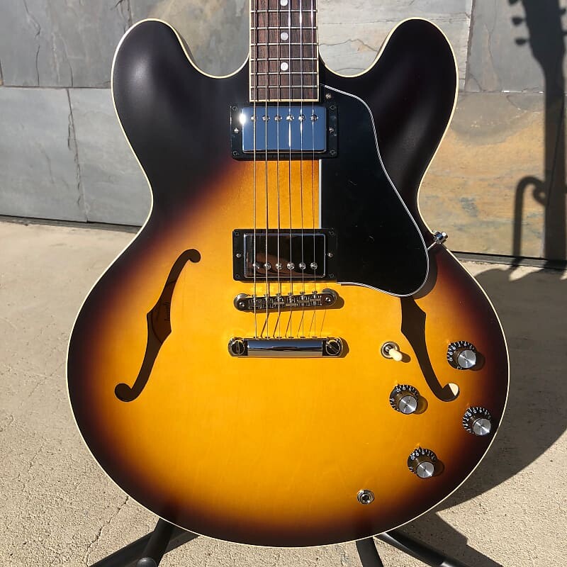 

ES-335 Satin - Satin Vintage Burst Gibson ES35S00SVNH1