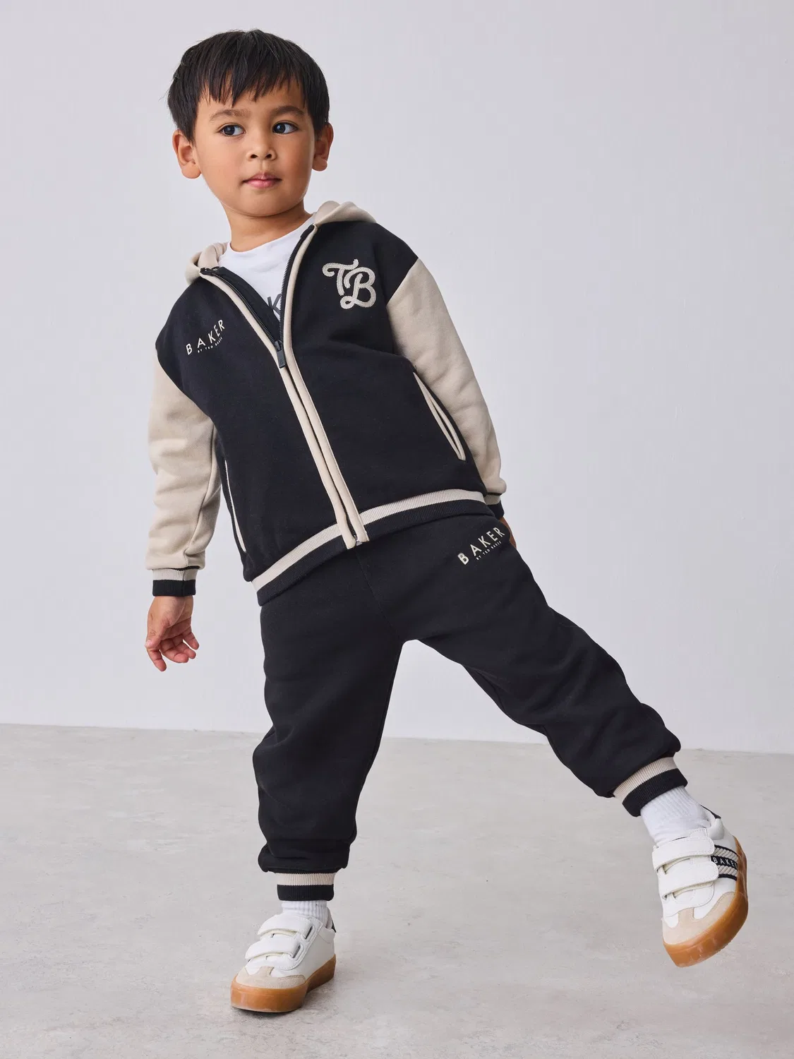 Спортивный костюм Varsity 3 Piece Baker by Ted Baker, черный/экрю