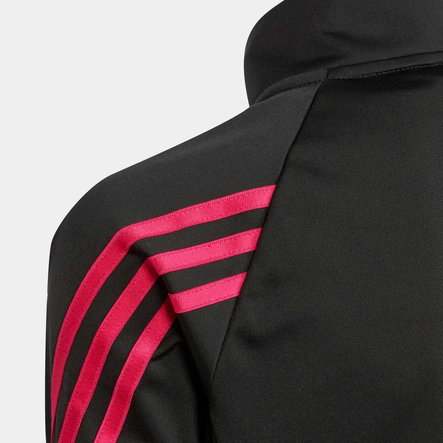 Детский спортивный костюм с принтом 3-Streifen Adidas, Schwarz / Karminrot / Schwarz — фото 3