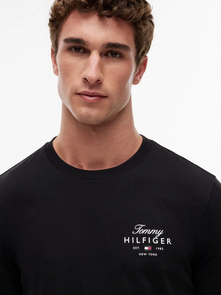 Футболка TOMMY HILFIGER с длинным рукавом и логотипом, черная — фото 2