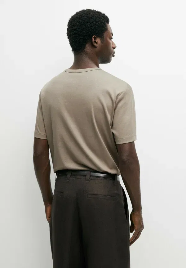 Футболка хлопковая Basic t-shirt Massimo Dutti, коричневый — фото 3