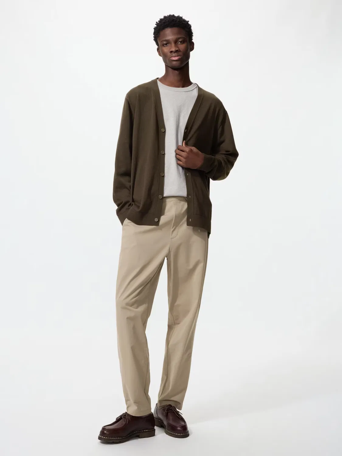 Спортивные брюки Uniqlo, эластичные зауженные, бежевый