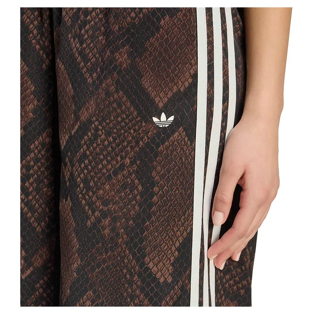 Джоггеры широкие с принтом змеиной кожи Adidas Originals, коричневый — фото 4