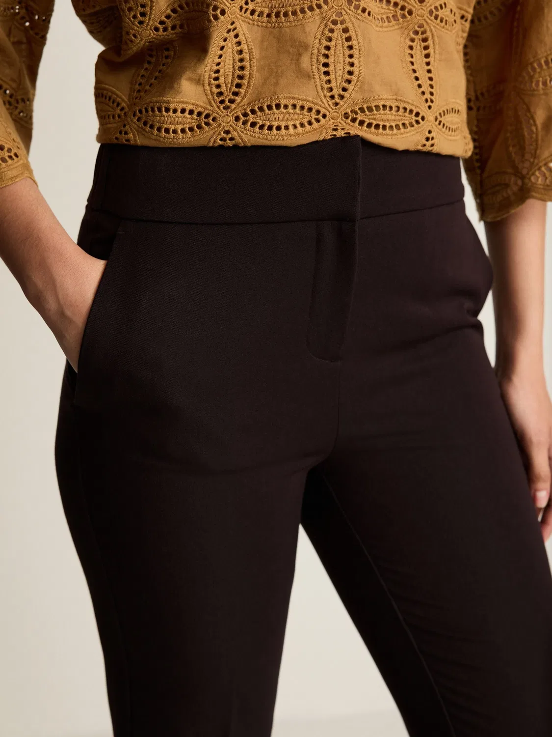 Брюки классические зауженные, Slim Fit Next, черный — фото 4