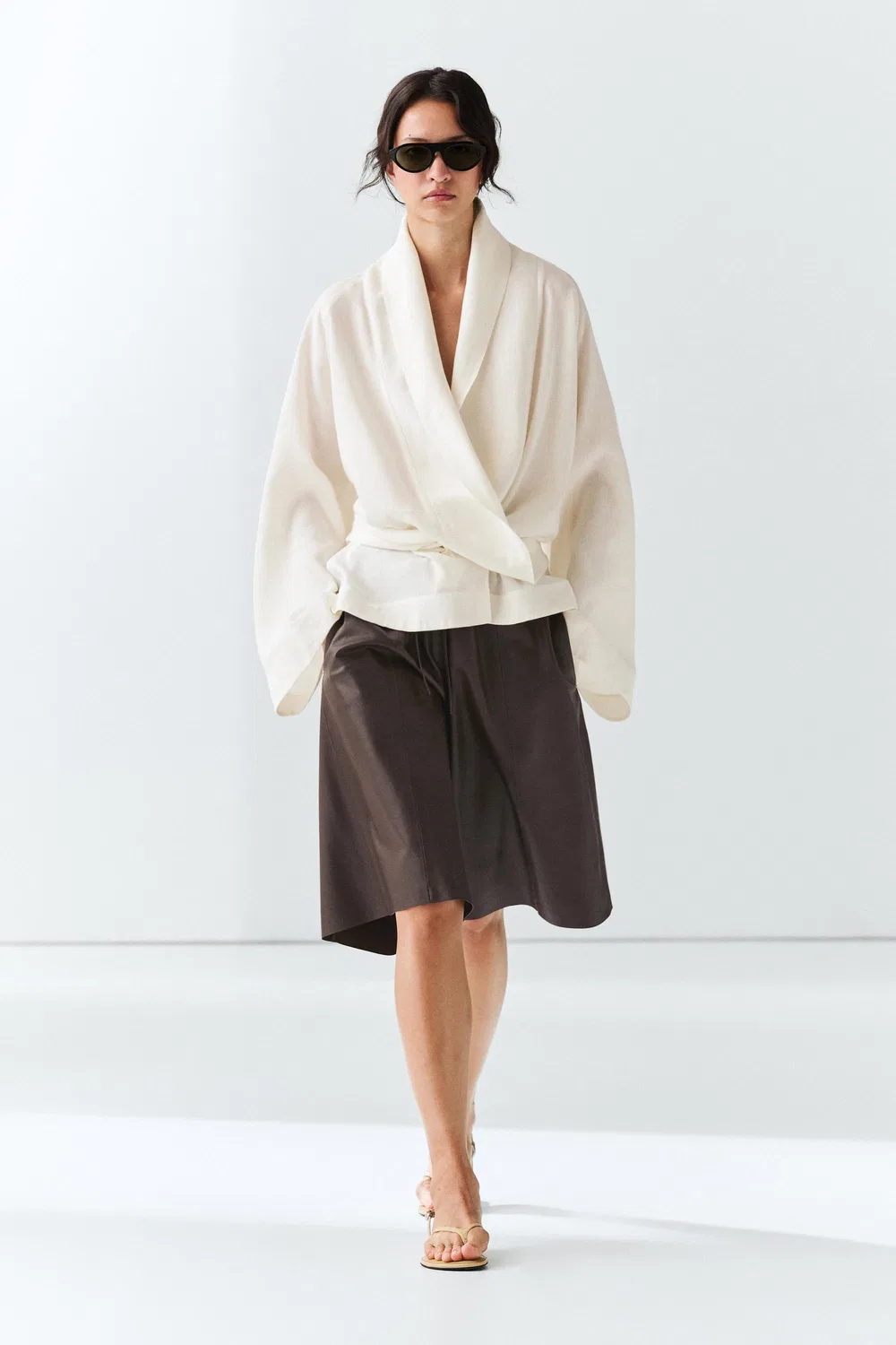 Шорты-бермуды Massimo Dutti Long Nappa Leather, коричневый — фото 3