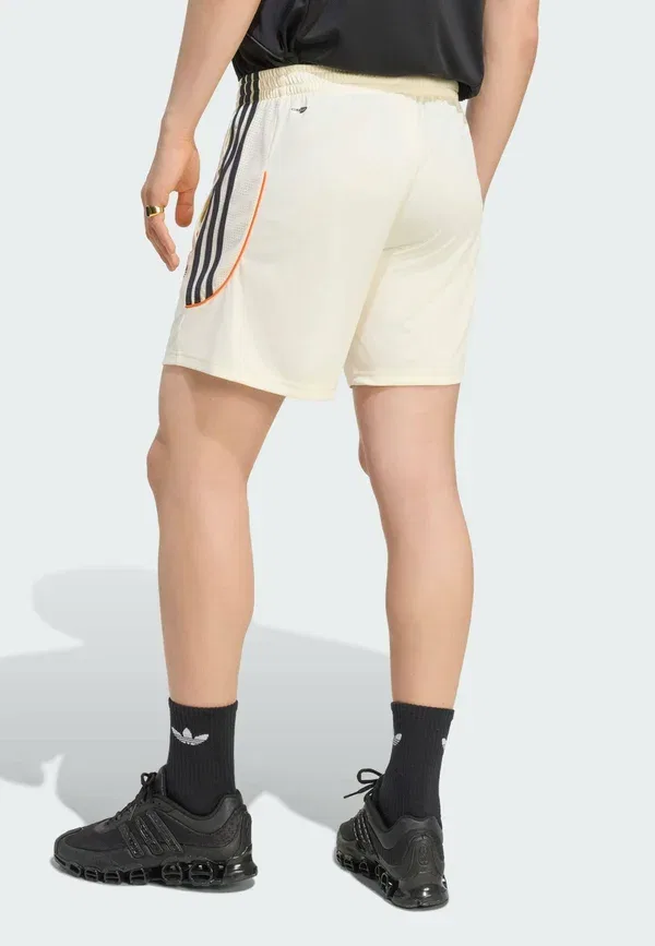 Шорты Teamgeist 26 - спортивные штаны Adidas Originals, белый/кремовый — фото 2