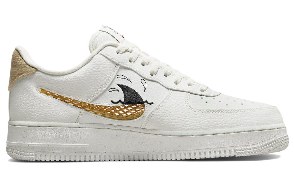 Кроссовки Nike Air Force 1 Low '07 LV8, белый/золотой — фото 2