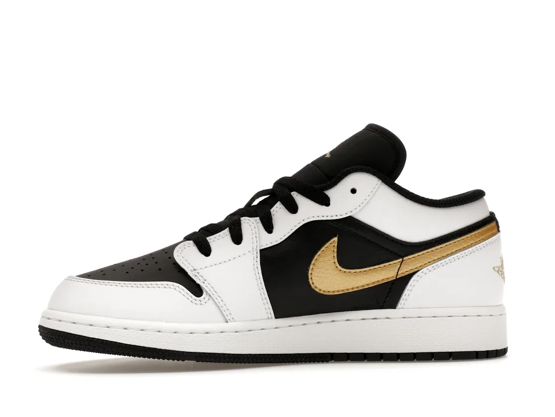Детские кроссовки с золотым свушем Jordan 1 Low Jordan, White/Black/Metallic Gold — фото 3