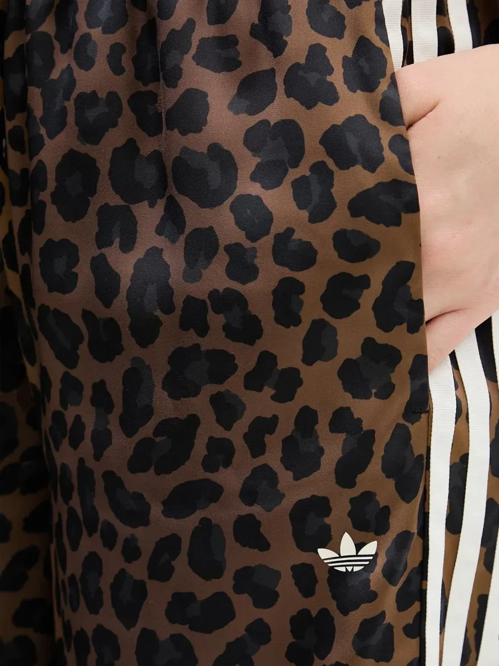 Спортивные брюки с леопардовым принтом Adidas, коричневый — фото 4