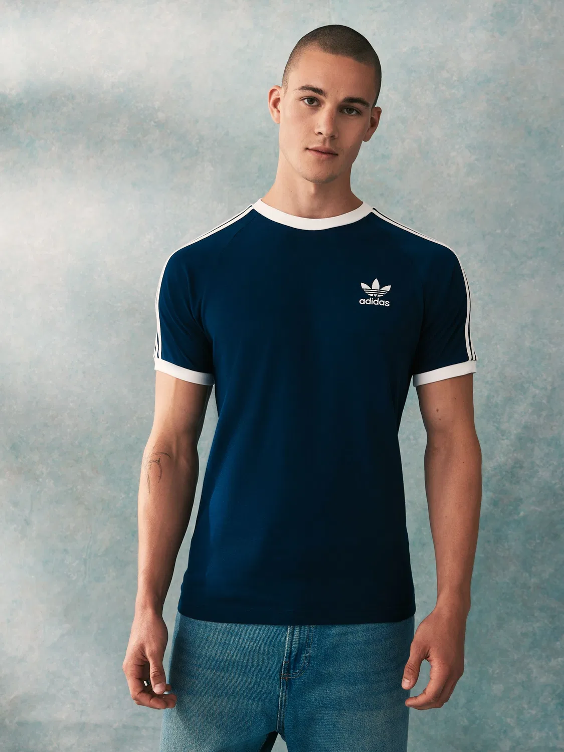 Футболка с полосками Adidas Originals Adicolor Classics, темно-синий