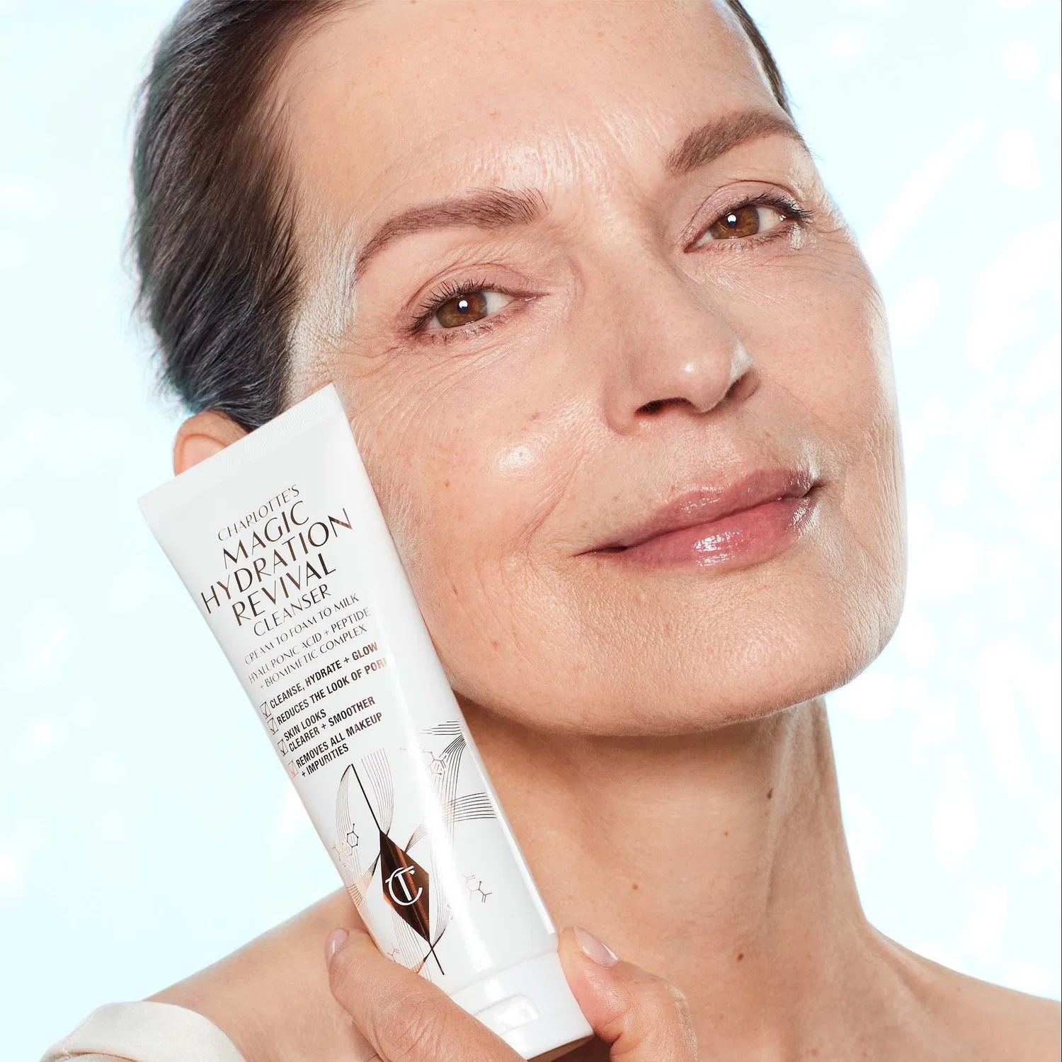 Очищающий крем для лица Charlotte's Magic Hydration Revival Cleanser Charlotte Tilbury, 120 мл — фото 3