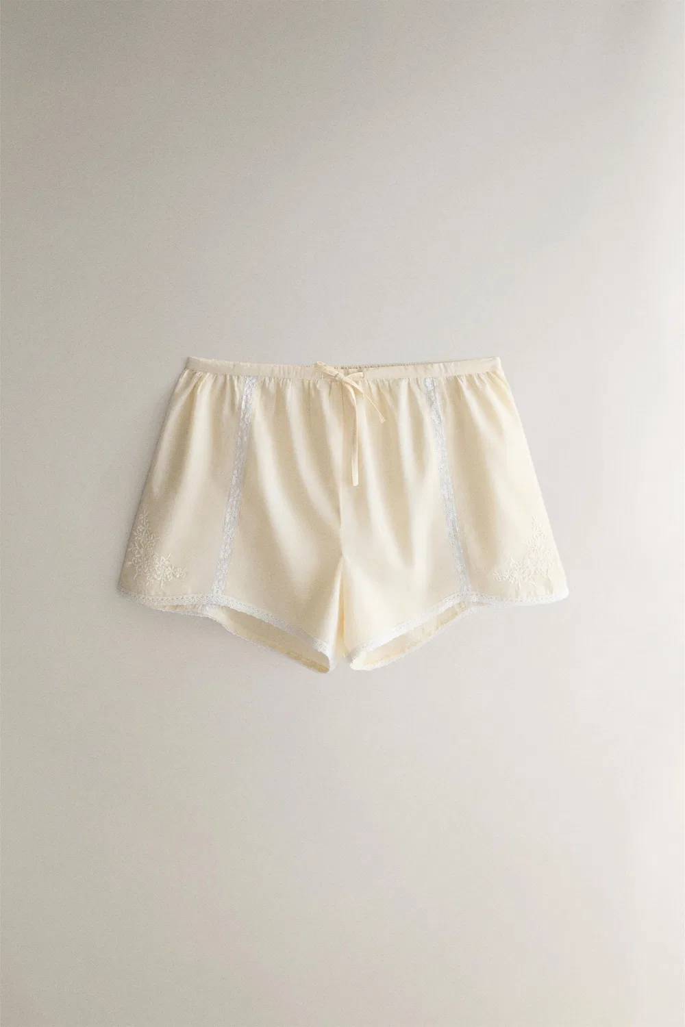Хлопковые шорты с вышивкой и кружевом ZARA, Yellow