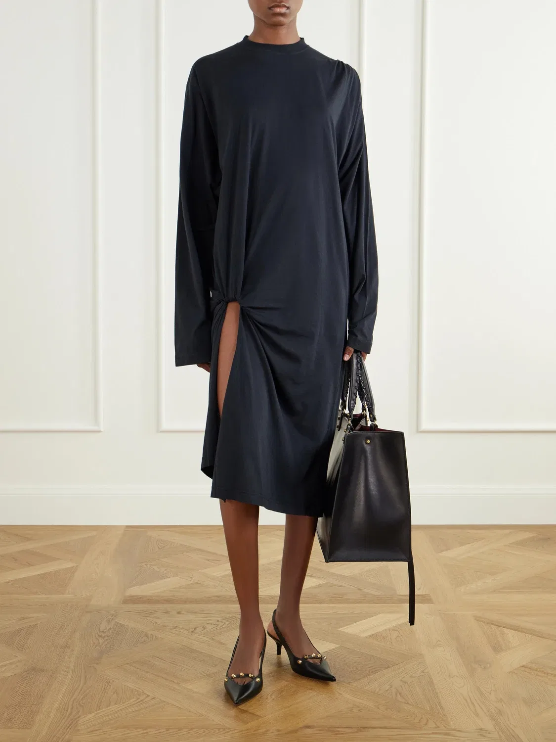 Трикотажное хлопковое платье миди с узлами и драпировкой Balenciaga, черный — фото 2