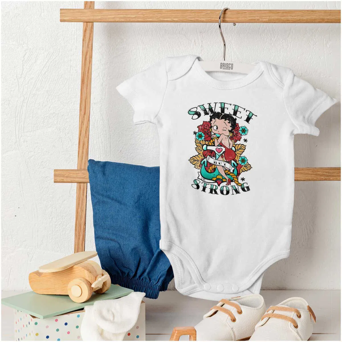 Детское боди-комбинезон с коротким рукавом Betty Boop Sweet Strong Anchor Tattoo Brisco Brands, White — фото 4