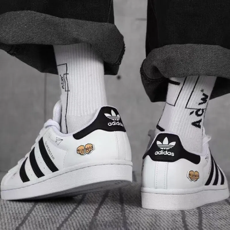 Детские кроссовки для скейтбординга с круглым носком SUPERSTAR J Adidas Originals, White Black Blue — фото 4