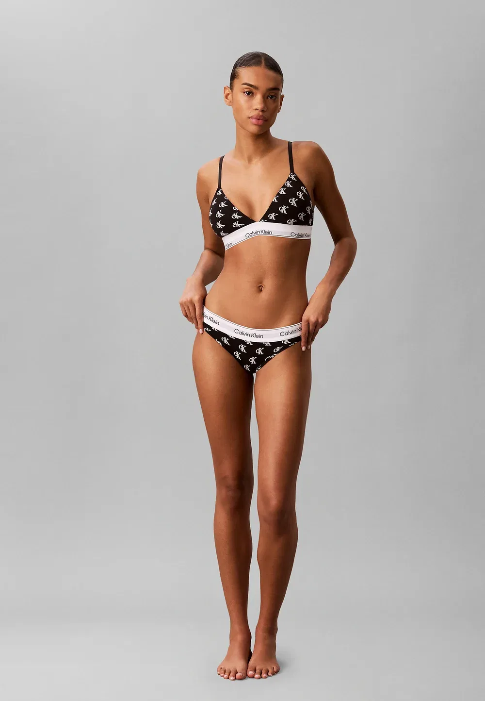 Треугольный бюстгальтер с легкой подкладкой Calvin Klein, Collegiate Logo Small Black — фото 2