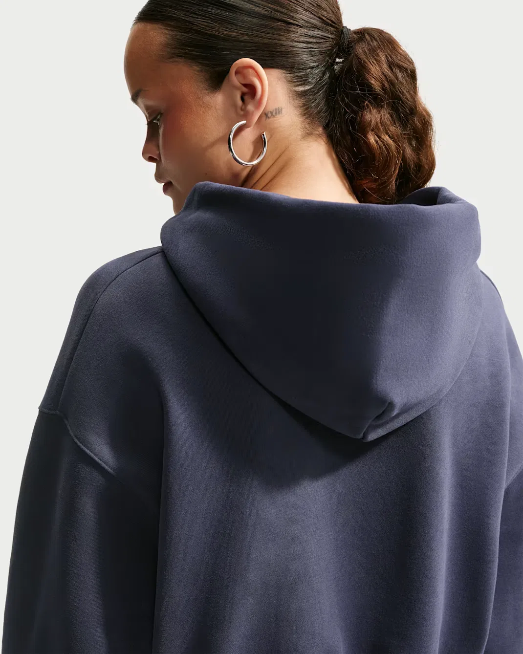 Женская укороченная толстовка оверсайз на молнии Nike Studio Fleece Medium Weight, Gridiron/Sail — фото 2