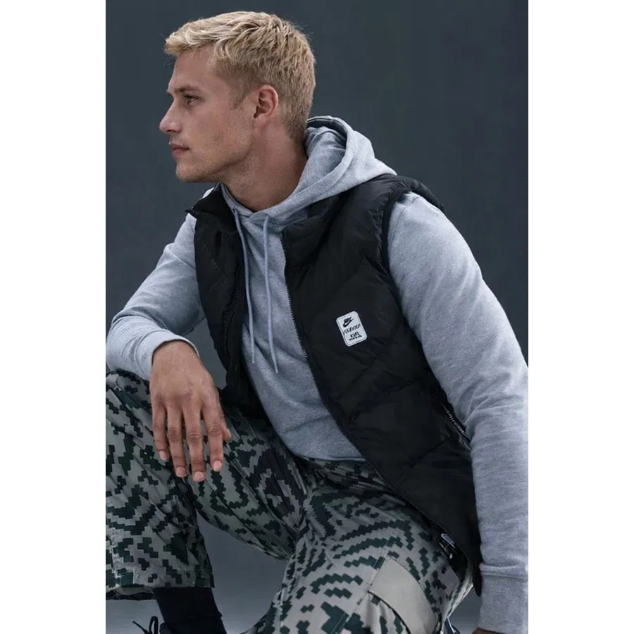 Жилет спортивный с капюшоном Air Max Storm Fit Windrunner Nike, Черный — фото 2
