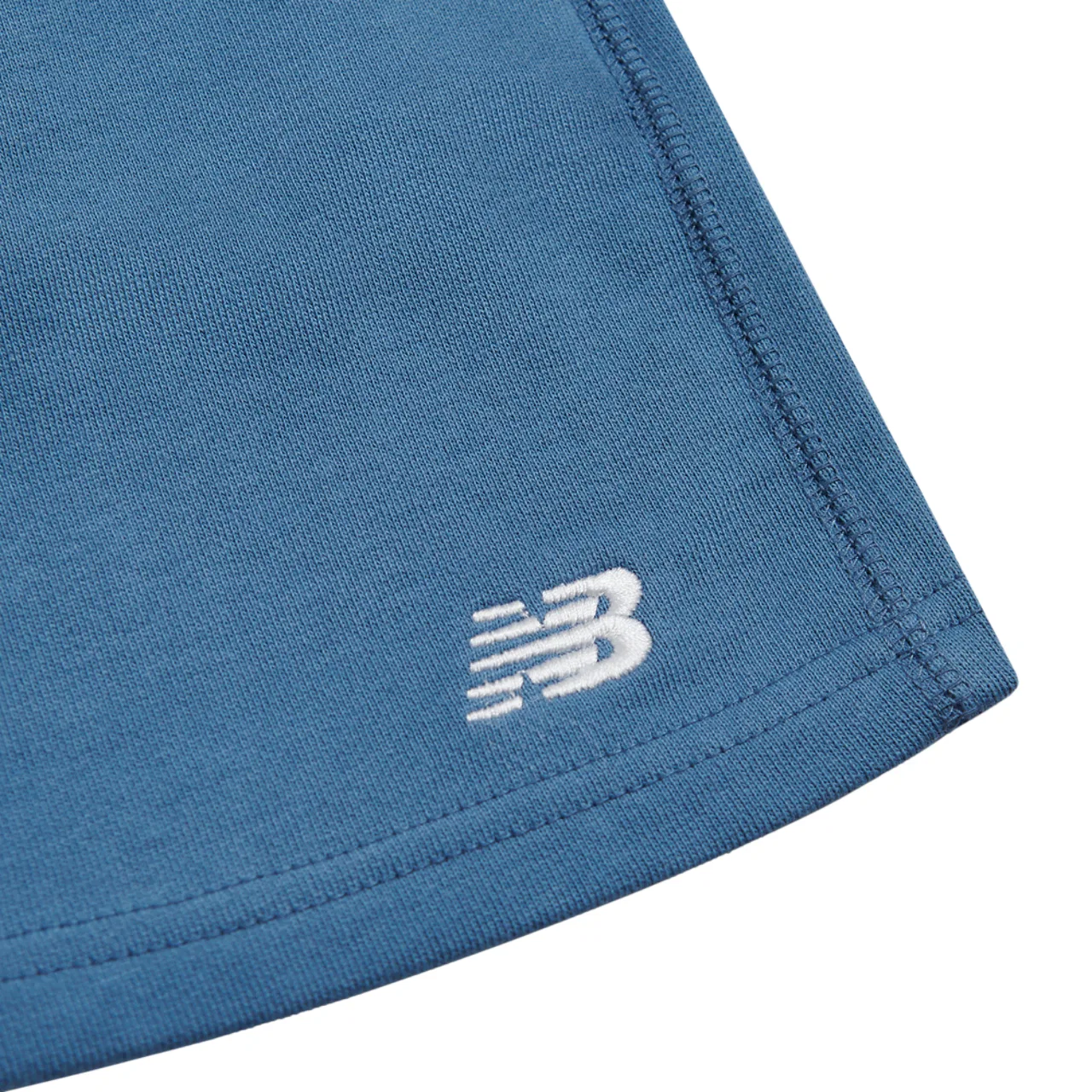 Детские шорты для мальчиков из мягкого футера с кулиской French Terry Fleece Short New Balance, белый/синий — фото 3