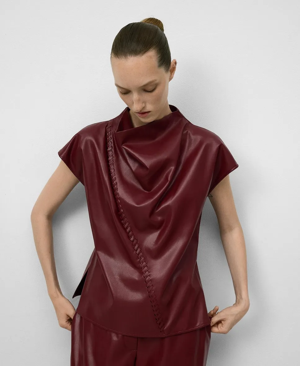 

Женский топ с драпировкой из кожи или экокожи Adolfo Dominguez, винный