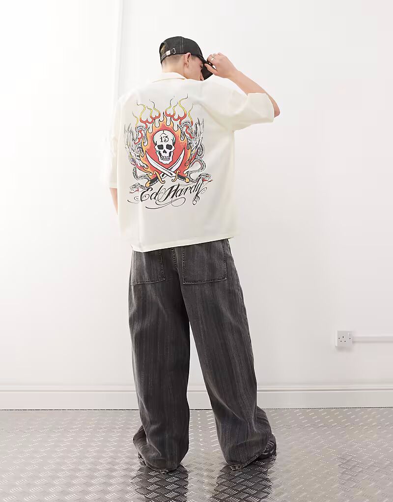 

Футболка с принтом змей, черепа и пламени от Ed Hardy бежевого цвета