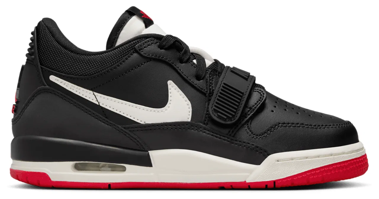 Кроссовки для мальчиков Legacy 312 Low Jordan, цвет Black/Sail/Red