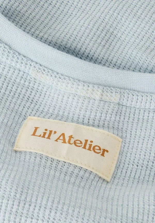 Футболка свободного кроя - базовая футболка Lil' Atelier — фото 3
