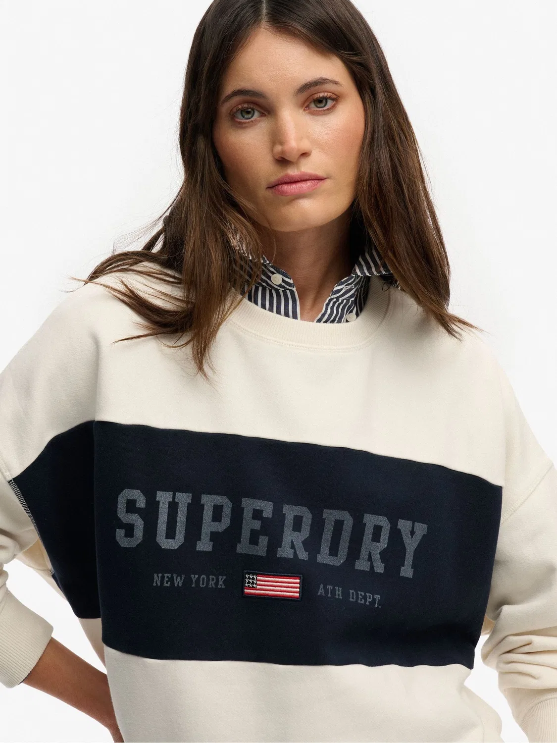 Свитшот оверсайз Athletic Essentials с вышивкой флага Superdry, белый — фото 3