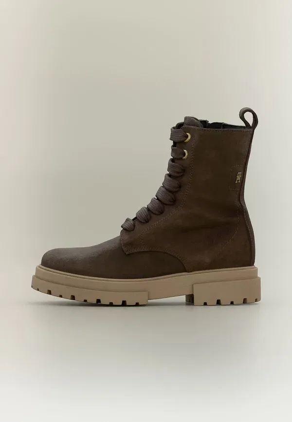 Ботинки из замши Kessy Unisex Lace-up Ankle Boots Tommy Hilfiger Dark Brown, темно-коричневый