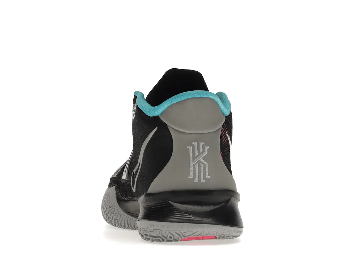 Детские кроссовки для мальчиков баскетбольные Nike Kyrie 7, Black/Light Smoke Grey/Blue Fury/Metallic Silver — фото 4