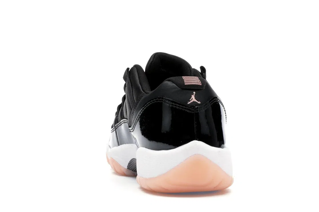 Детские кроссовки Lifestyle с высоким берцем Jordan 11 Retro Low Jordan, Black/Bleached Coral-White — фото 4