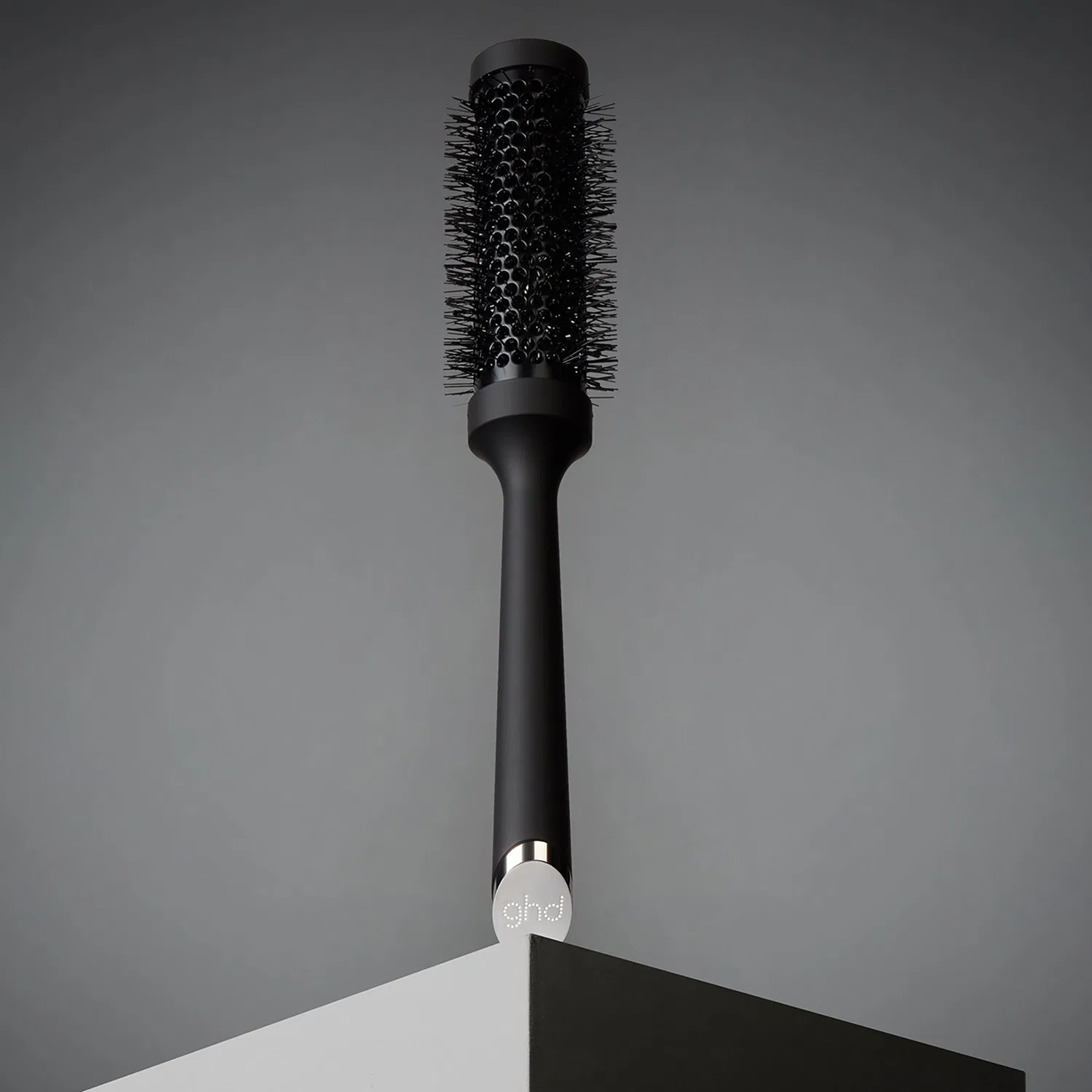 Щетка для укладки волос с керамическим покрытием, модель The Blow Dryer Ceramic Radial Hair Brush Size 2 35mm, ghd — фото 4
