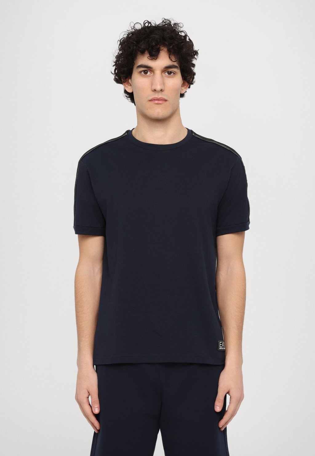 

Базовая футболка EA7 Emporio Armani, синий