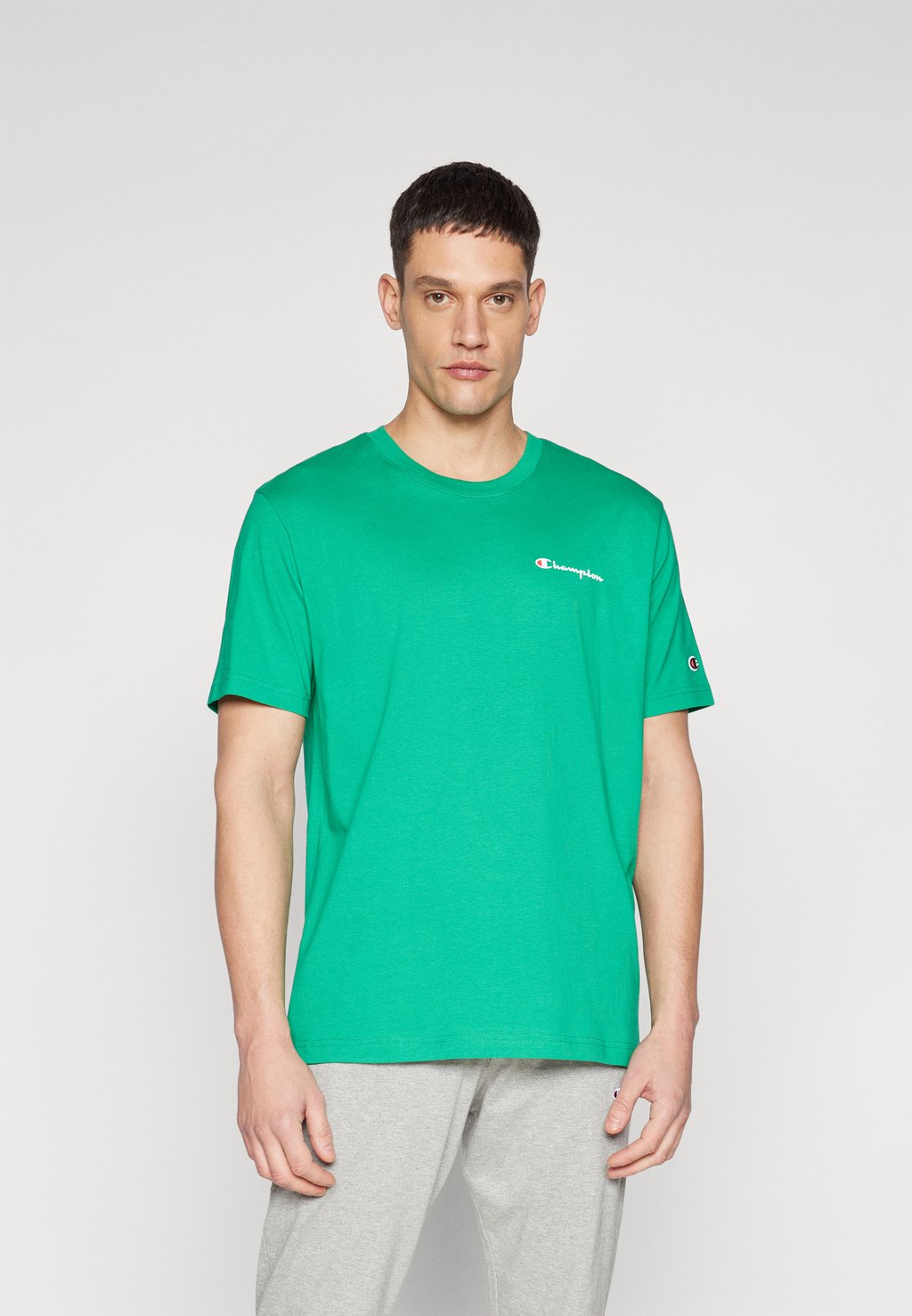 

Базовая футболка ICONS CREWNECK WITH SMALL LOGO Champion, зеленый