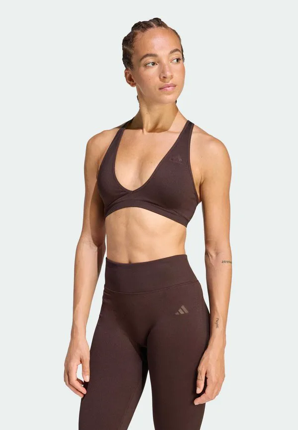 Мы используем спортивный бюстгальтер с легкой поддержкой. Adidas Performance, Aurora Coffee