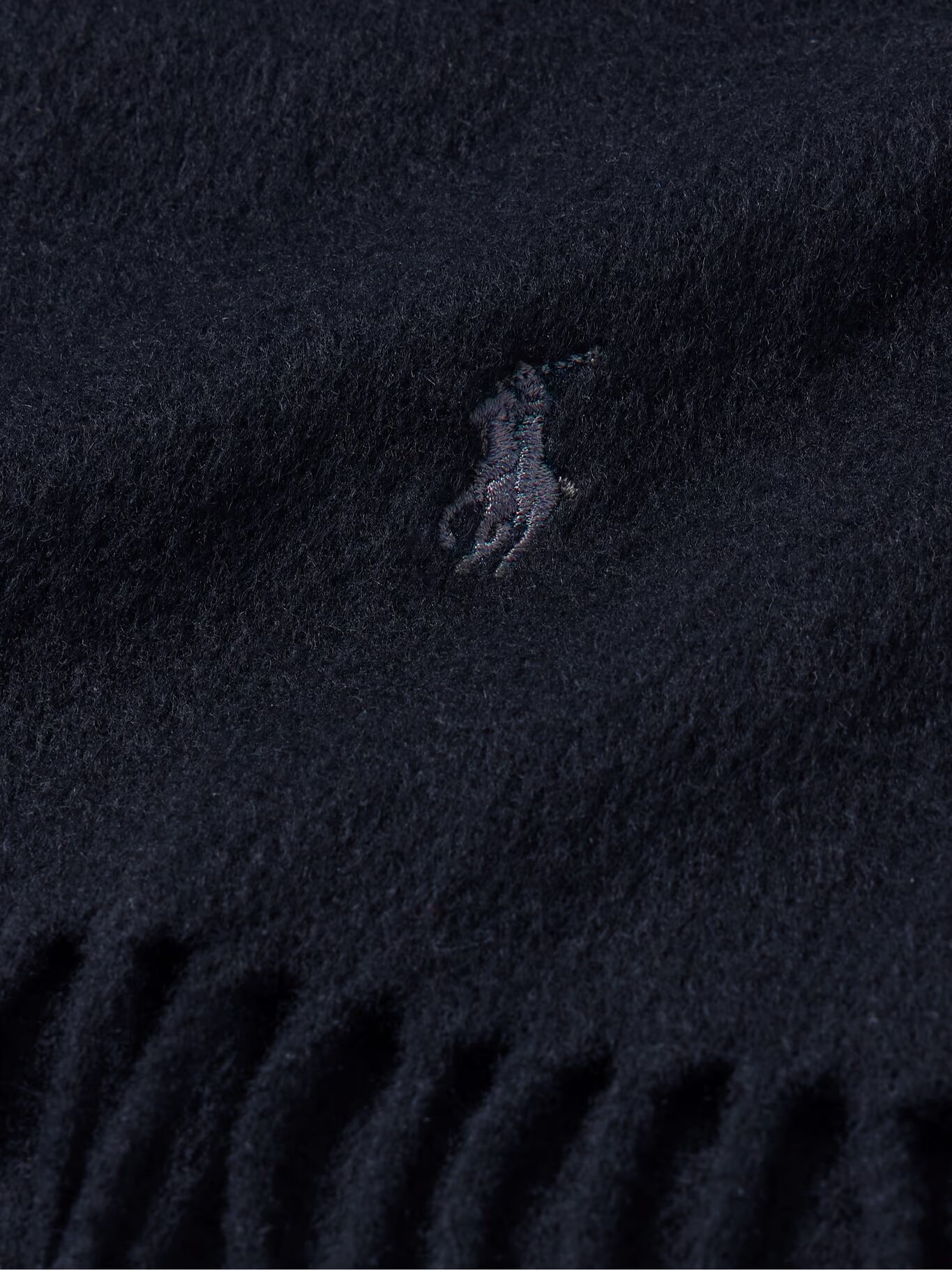 

Кашемировый шарф с вышитым логотипом и бахромой POLO RALPH LAUREN, темно-синий