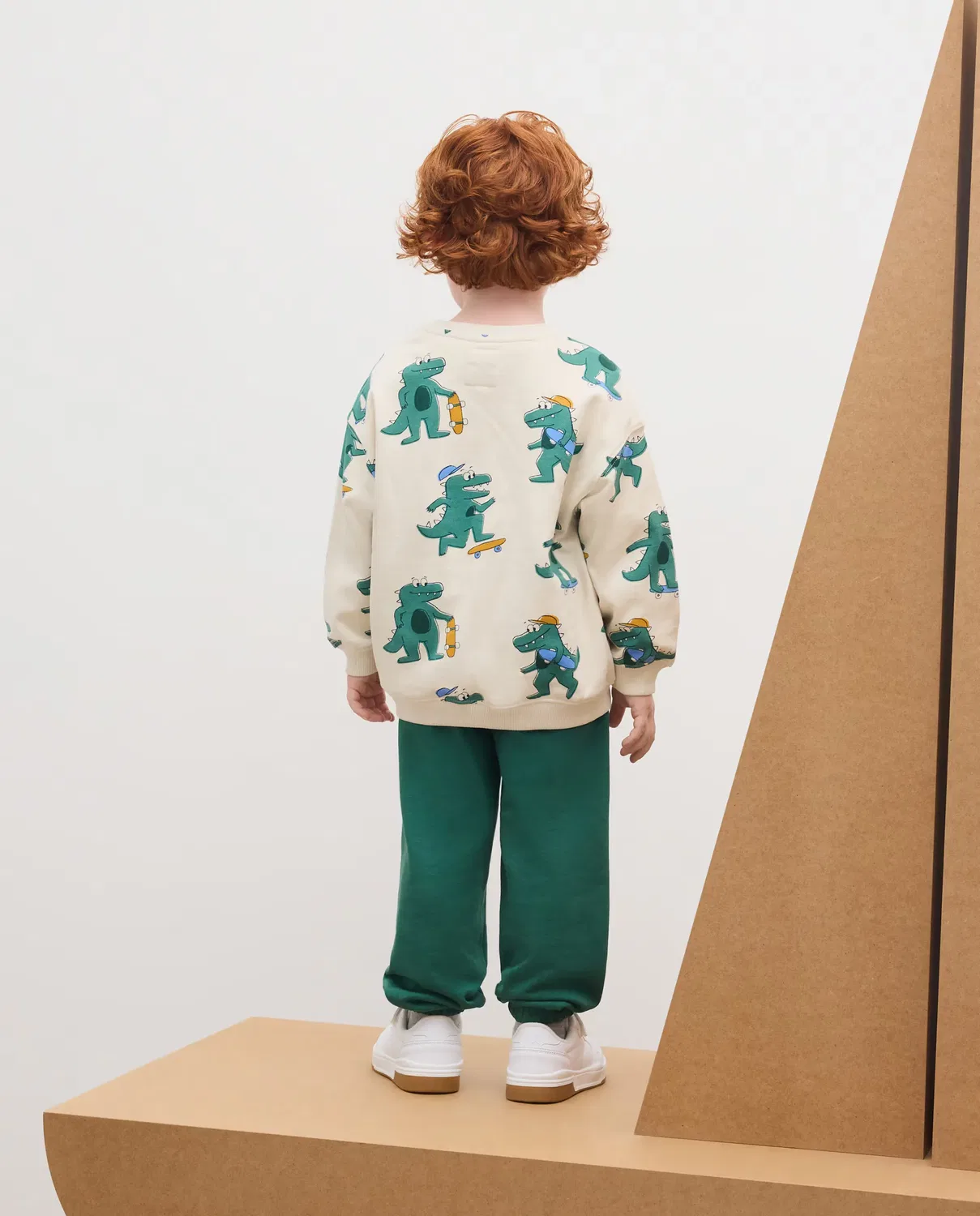 Детский комплект из худи и спортивных штанов для мальчиков Kids El Corte Inglés, Verde — фото 2