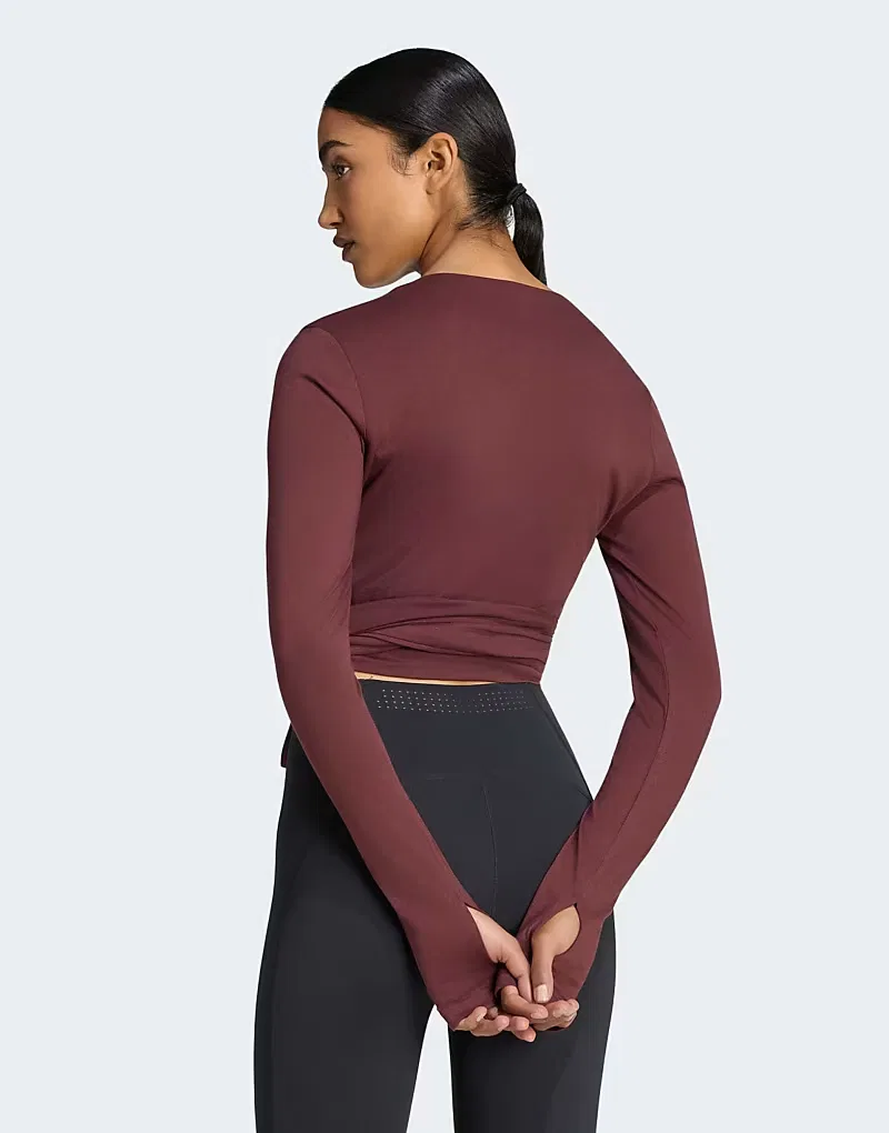 Топ-балетка Adidas performance 3-stripes studio soft ballet wrap top в цвете Aurora Ruby — фото 2