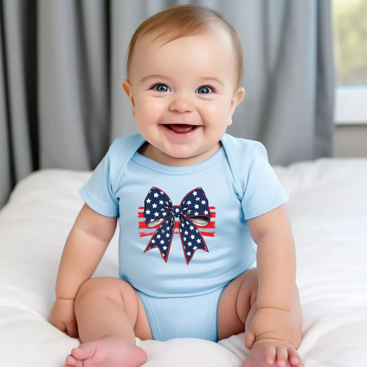 Детское боди для мальчиков с коротким рукавом с принтом Coquette Patriotic Bow The Juniper Shop, Light Blue — фото 3