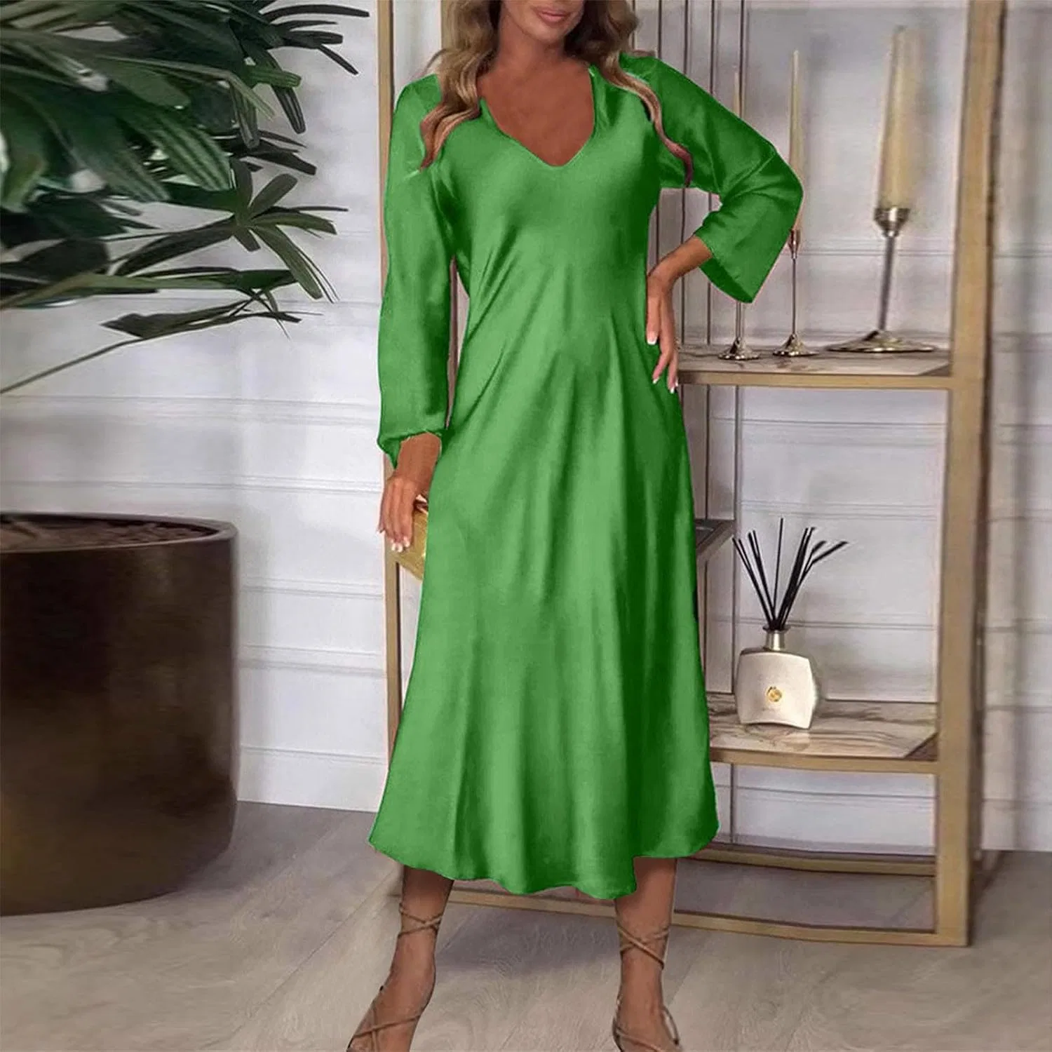 Женское сатиновое платье миди свободное V-образный вырез Satin Midi Dress, Green — фото 3