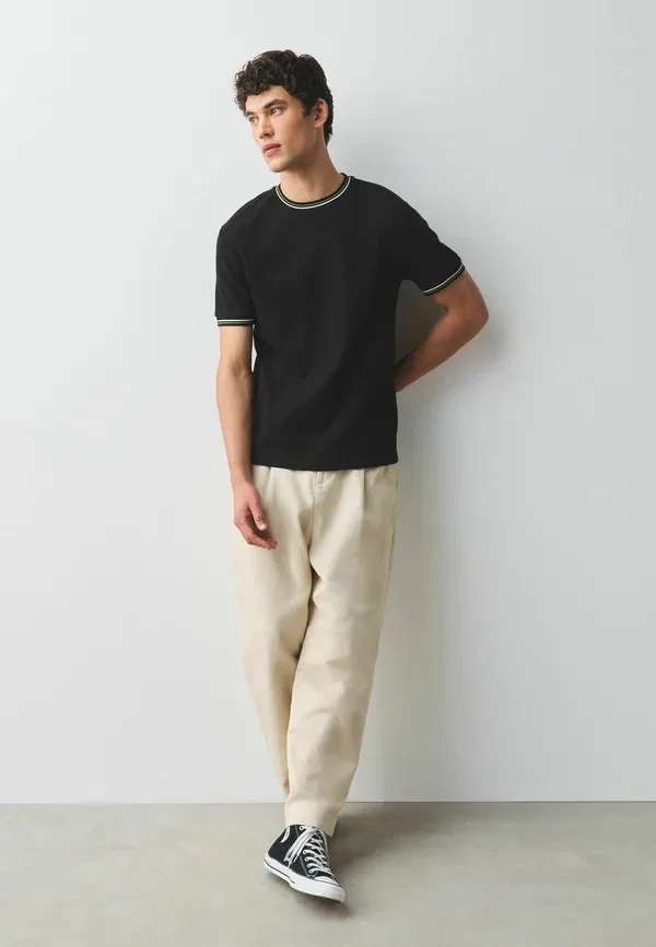 Футболка хлопковая Regular Fit Tipped Slim T-shirt Next, черный — фото 2