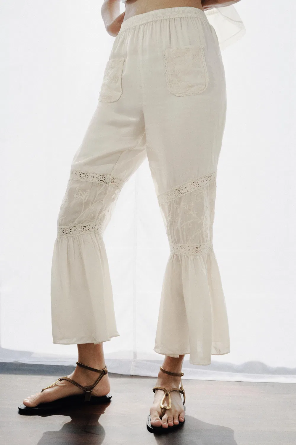Брюки с кружевной отделкой, вышитой цветочным узором ZARA, Oyster-White