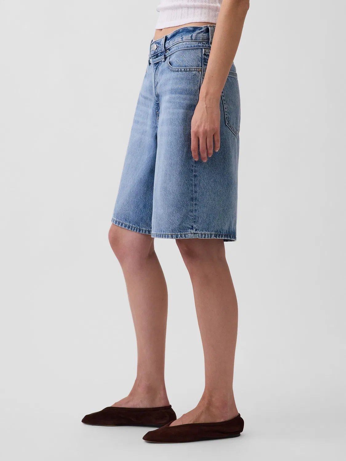 Шорты джинсовые длинные Mid Rise Longline Gap, Medium Wash — фото 4