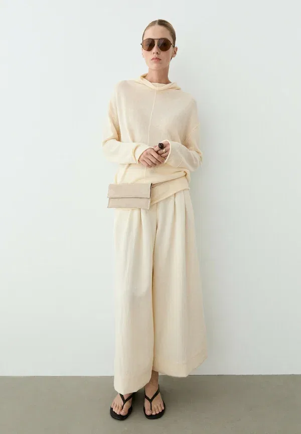 Джемпер трикотажный Jumper Massimo Dutti, бежевый