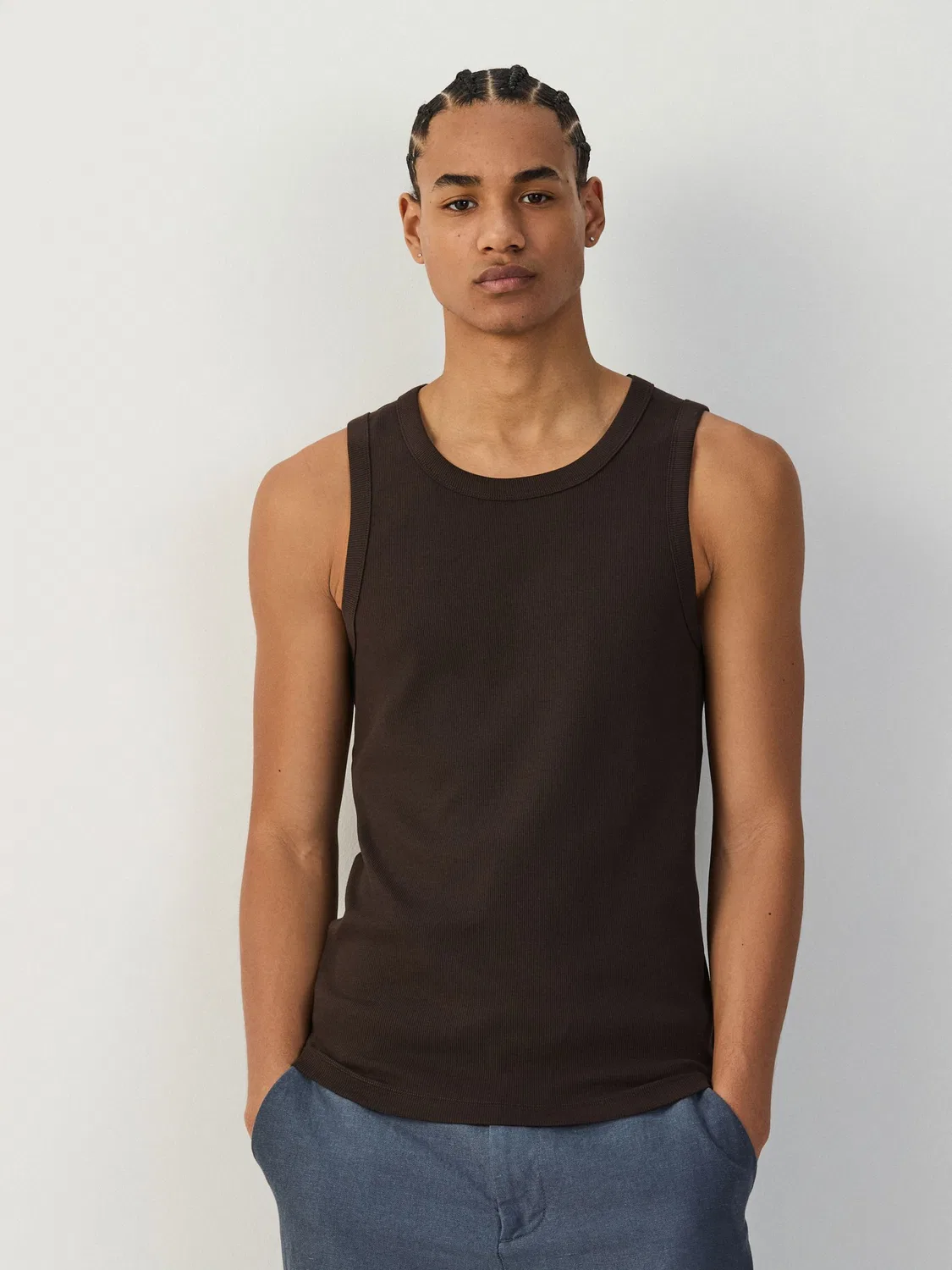 Жилет Slim Fit ребристый Next, коричневый