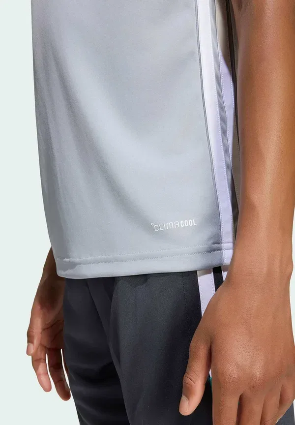 Спортивная футболка унисекс Adidas Performance, белый/мятный — фото 4