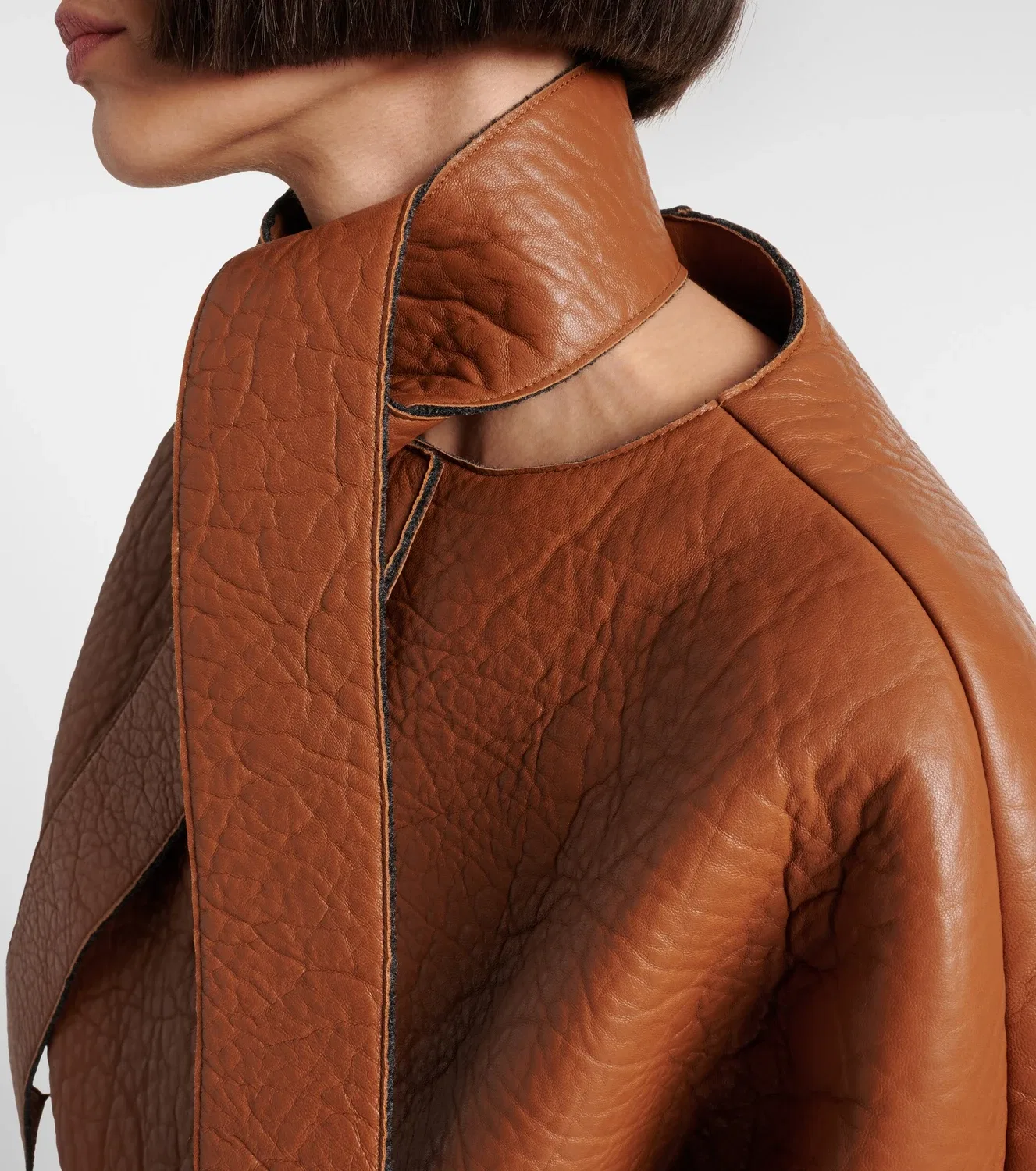 Кожаная куртка с шарфом Prada, коричневый — фото 4